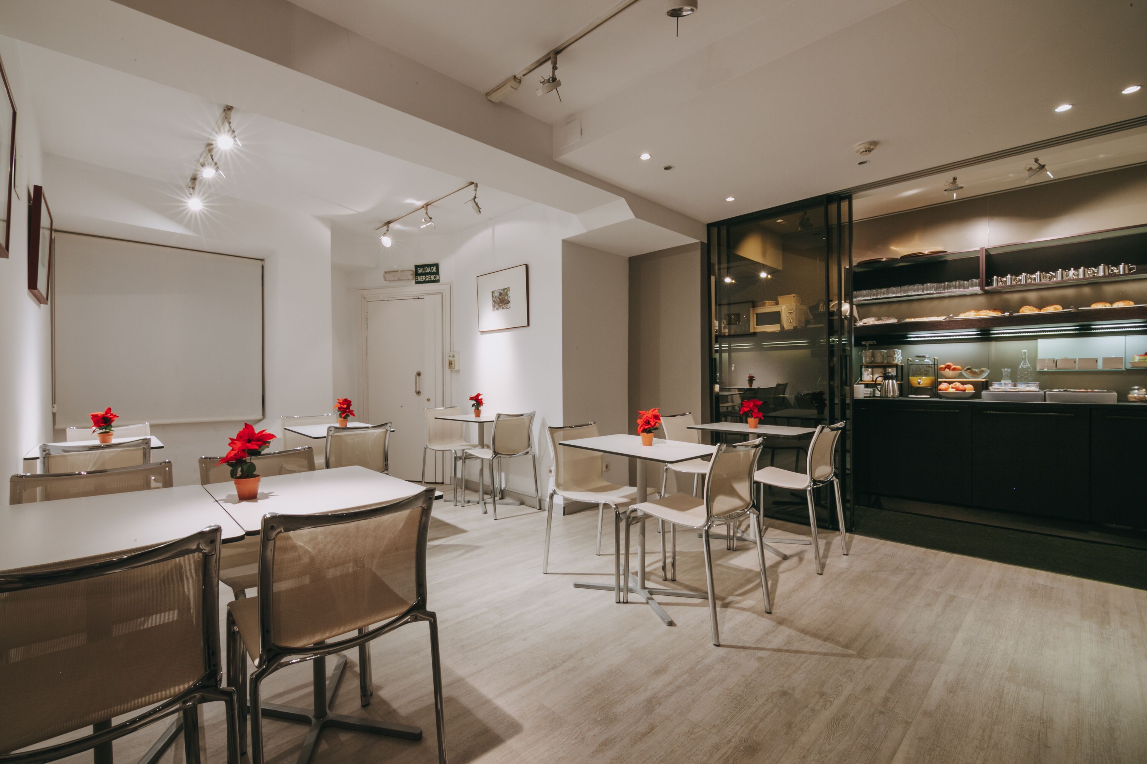 Dagelijks ontbijtbuffet (EUR 12 per persoon)