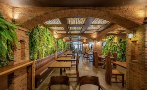 Breakfast, lunch, dinner served; Thai cuisine - Vulcano Hotel Chiang Mai (Chiang Mai)