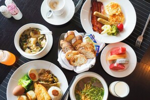 Daily buffet breakfast (CNY 158 per person) - Langham Place Ningbo (Ningbo)