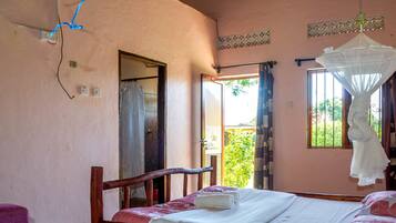 Standard Triple Room, Private Bathroom