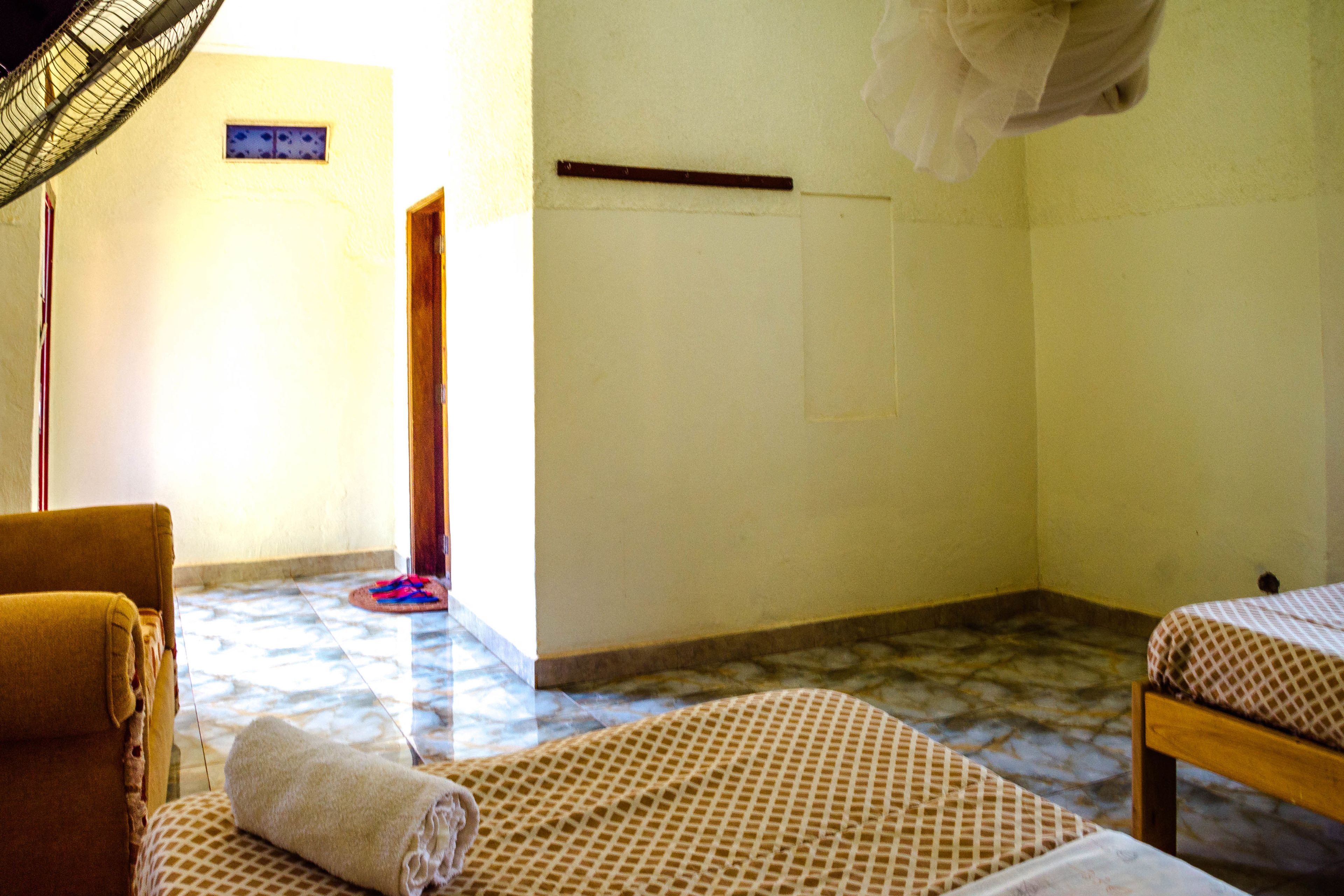 Standard Twin Room, Private Bathroom | 1 bedroom, in-room safe, desk, soundproofing