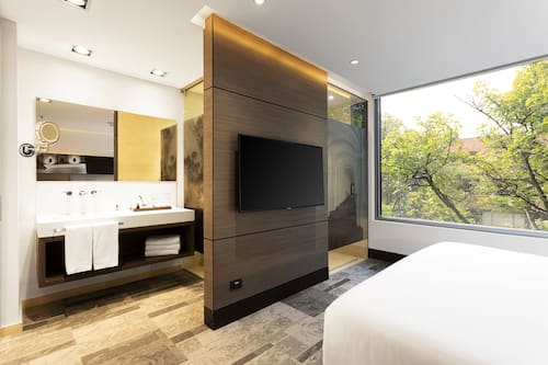 Junior Suite, 1 King Bed
