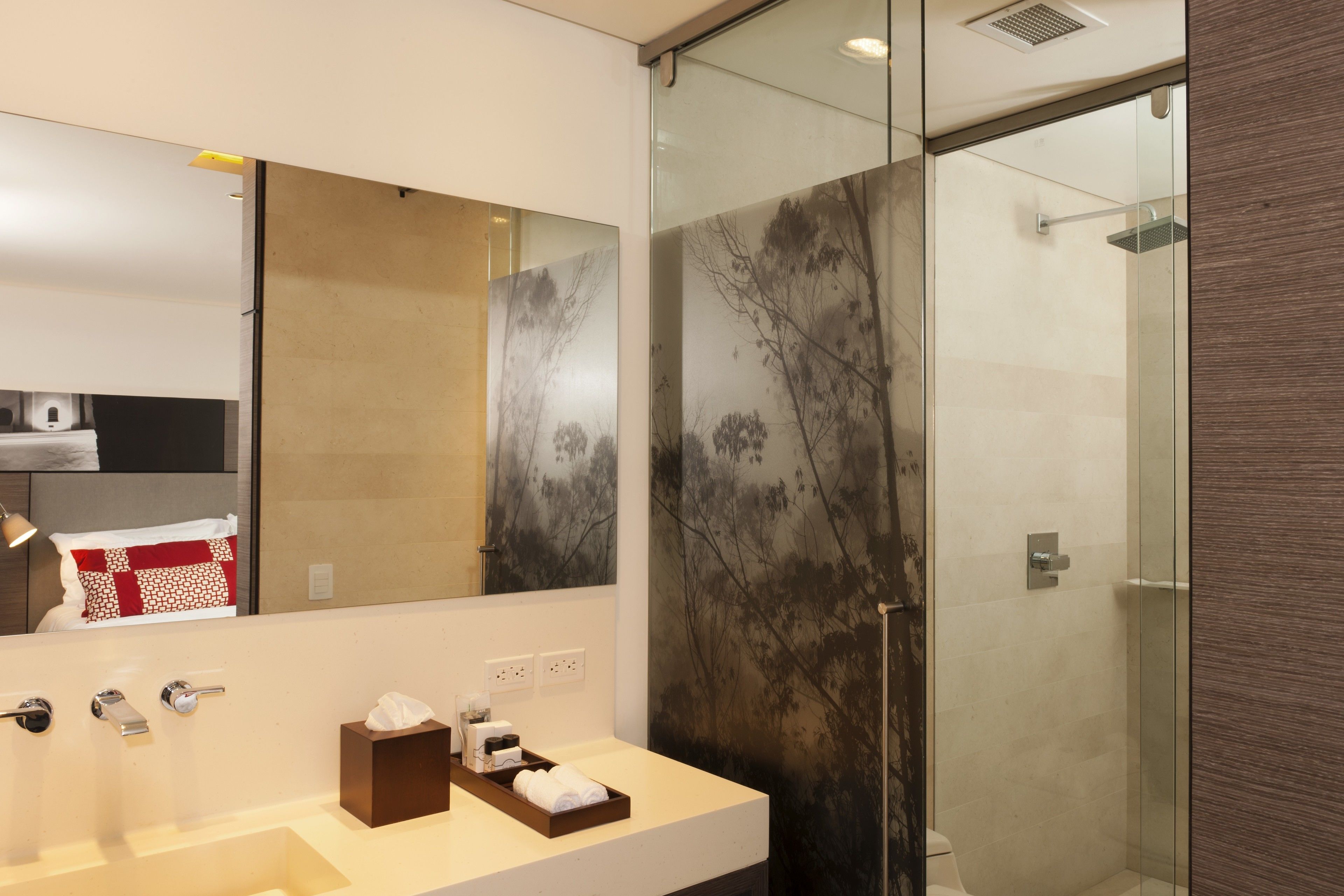 junior suite, 1 king bed | 1 bedroom, premium bedding, minibar, in-room safe