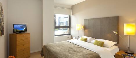 Zimmersafe, Bügeleisen/Bügelbrett, kostenlose Babybetten, Zustellbetten