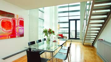 Club Apartment, 2 Bedrooms, Terrace, City View | In-room safe, iron/ironing board, free cots/infant beds, rollaway beds