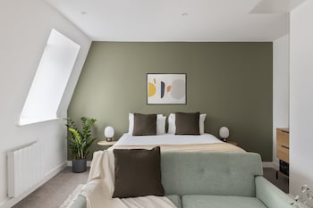 Cove Minshull Street