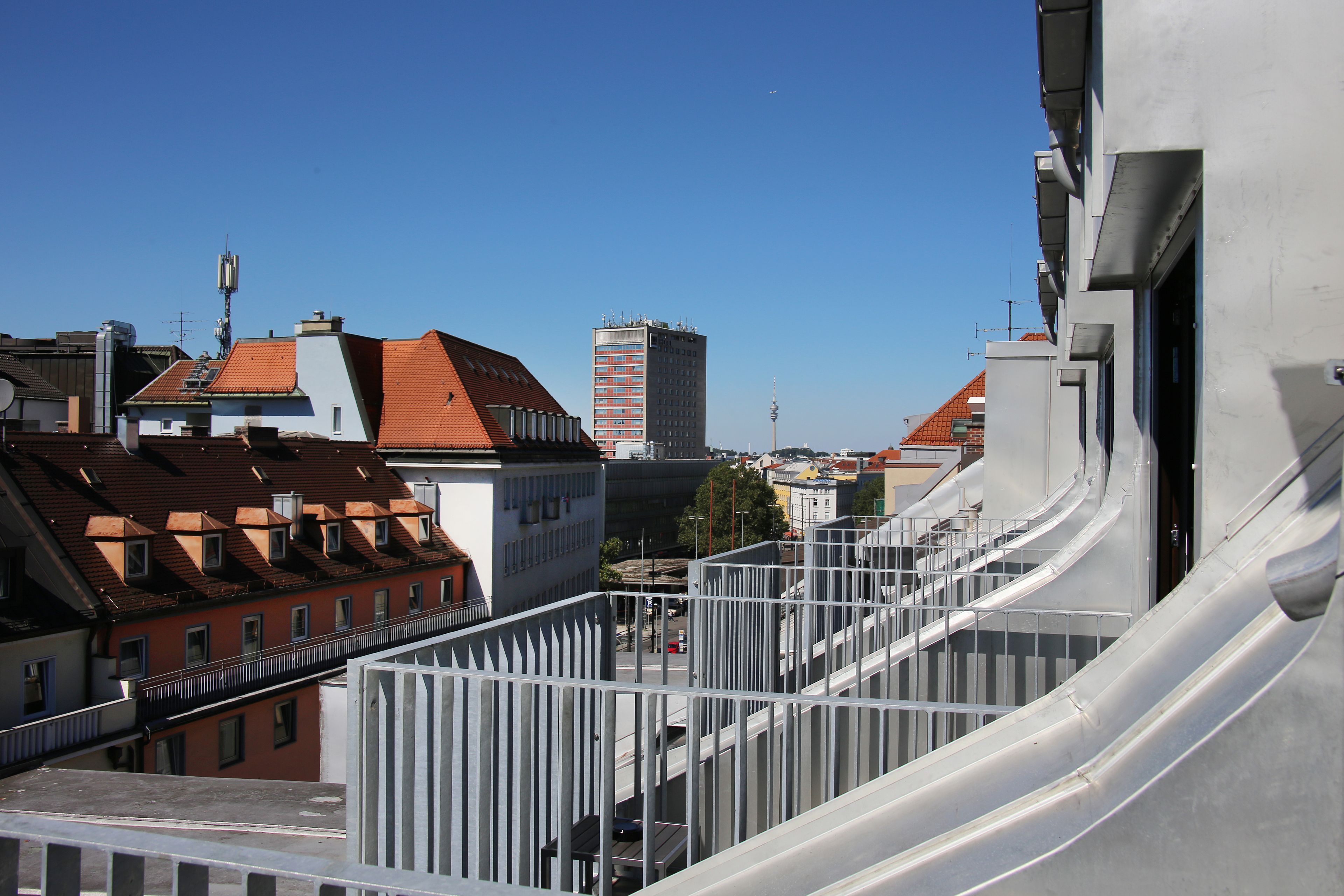 studio, 1 queen bed, balcony, city view | balcony