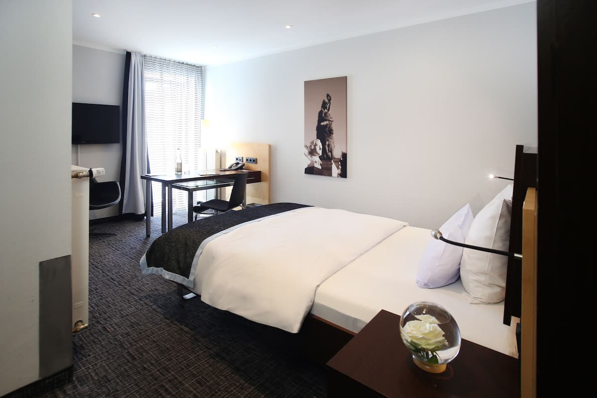 Superior Single Room | 1 bedroom, Egyptian cotton sheets, premium bedding, free minibar