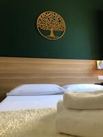 Camera Comfort con letto matrimoniale o 2 letti singoli | Biancheria da letto di alta qualità, materassi in memory foam