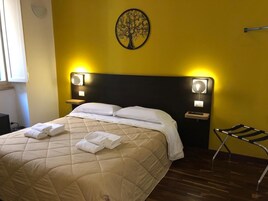 Habitación Confort con 1 cama doble o 2 individuales | Ropa de cama de alta calidad y colchones viscoelásticos