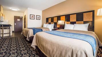 Room, 2 Queen Beds, Non Smoking, Kitchenette