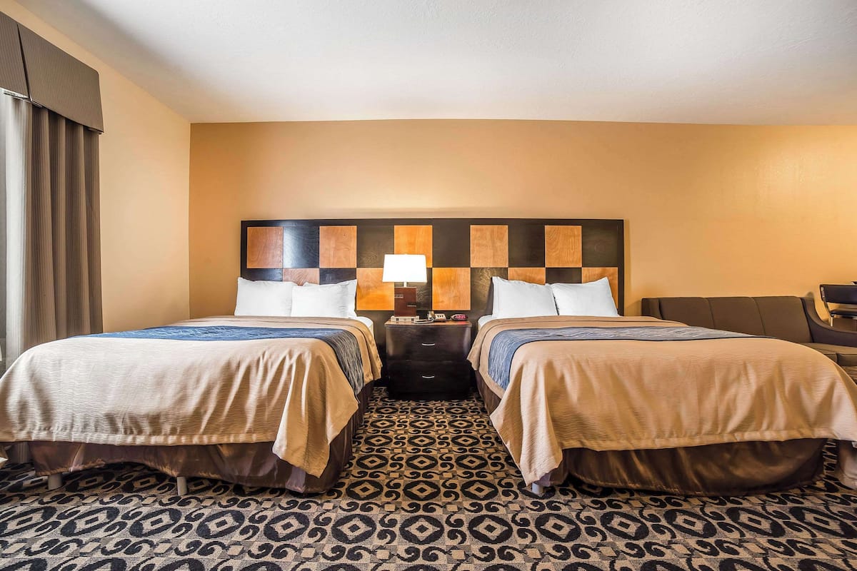 Suite, 2 Queen Beds, Non Smoking