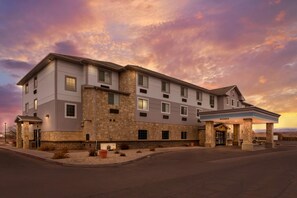 Exterior - Comfort Inn Ballard-Roosevelt (Roosevelt)