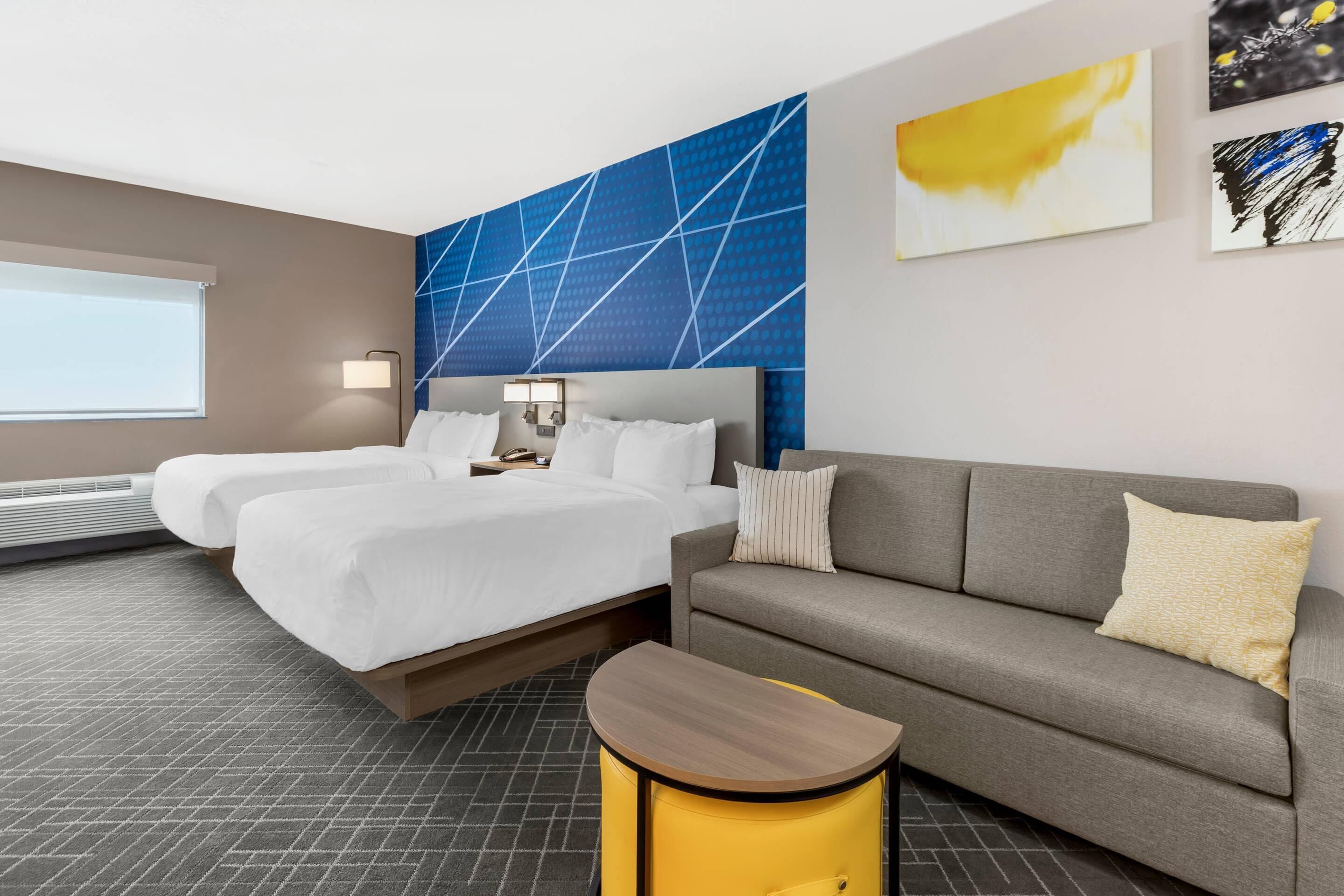 Decoración personalizada, muebles diferentes y escritorio 