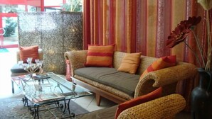 Ảnh chưa phân loại, 2 trong số 9 ảnh, nút
