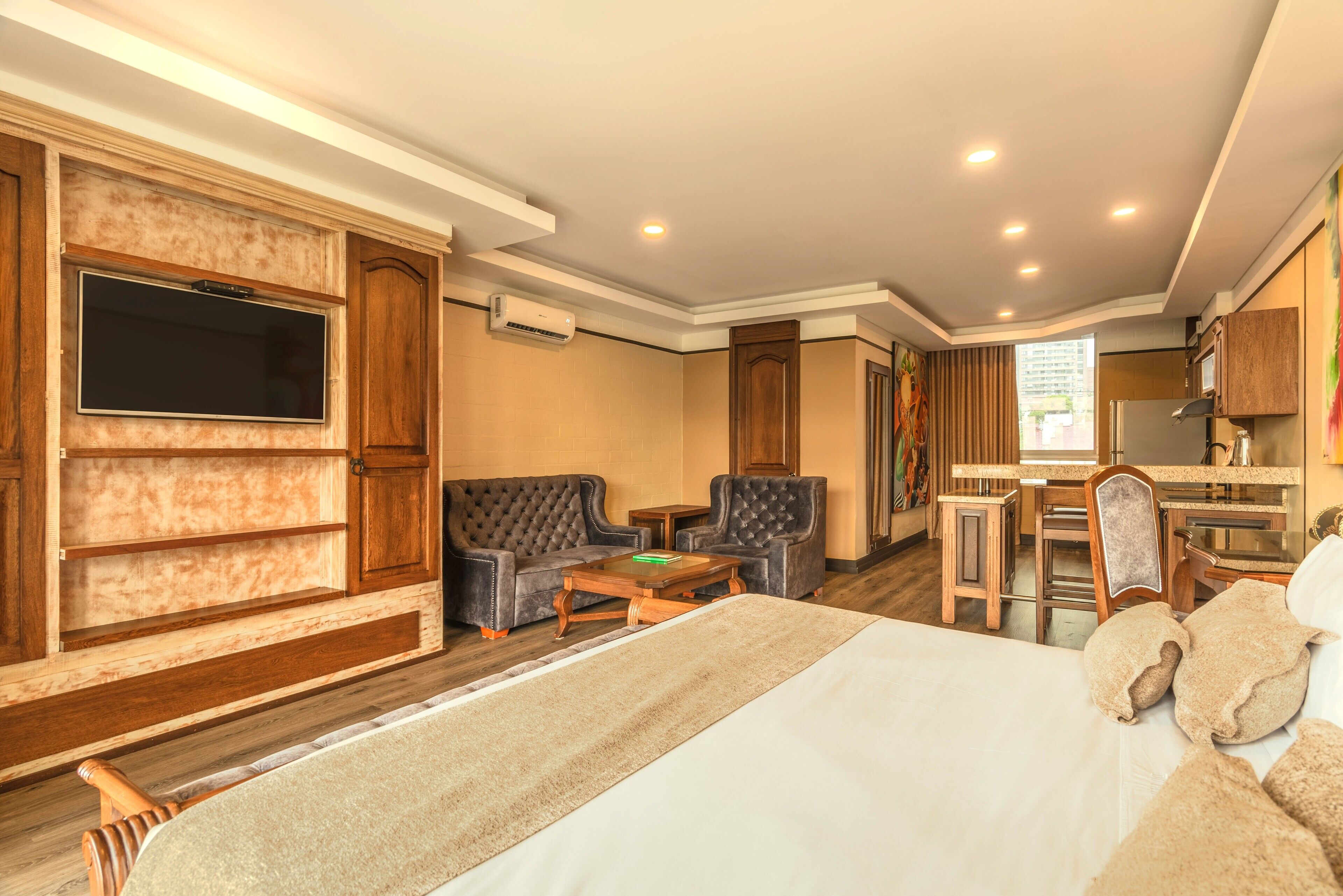 Deluxe Room | Egyptian cotton sheets, premium bedding, down comforters