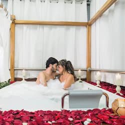 Couples treatment rooms, sauna, hot tub, steam room, Turkish bath