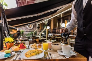 Petit déjeuner buffet compris tous les jours