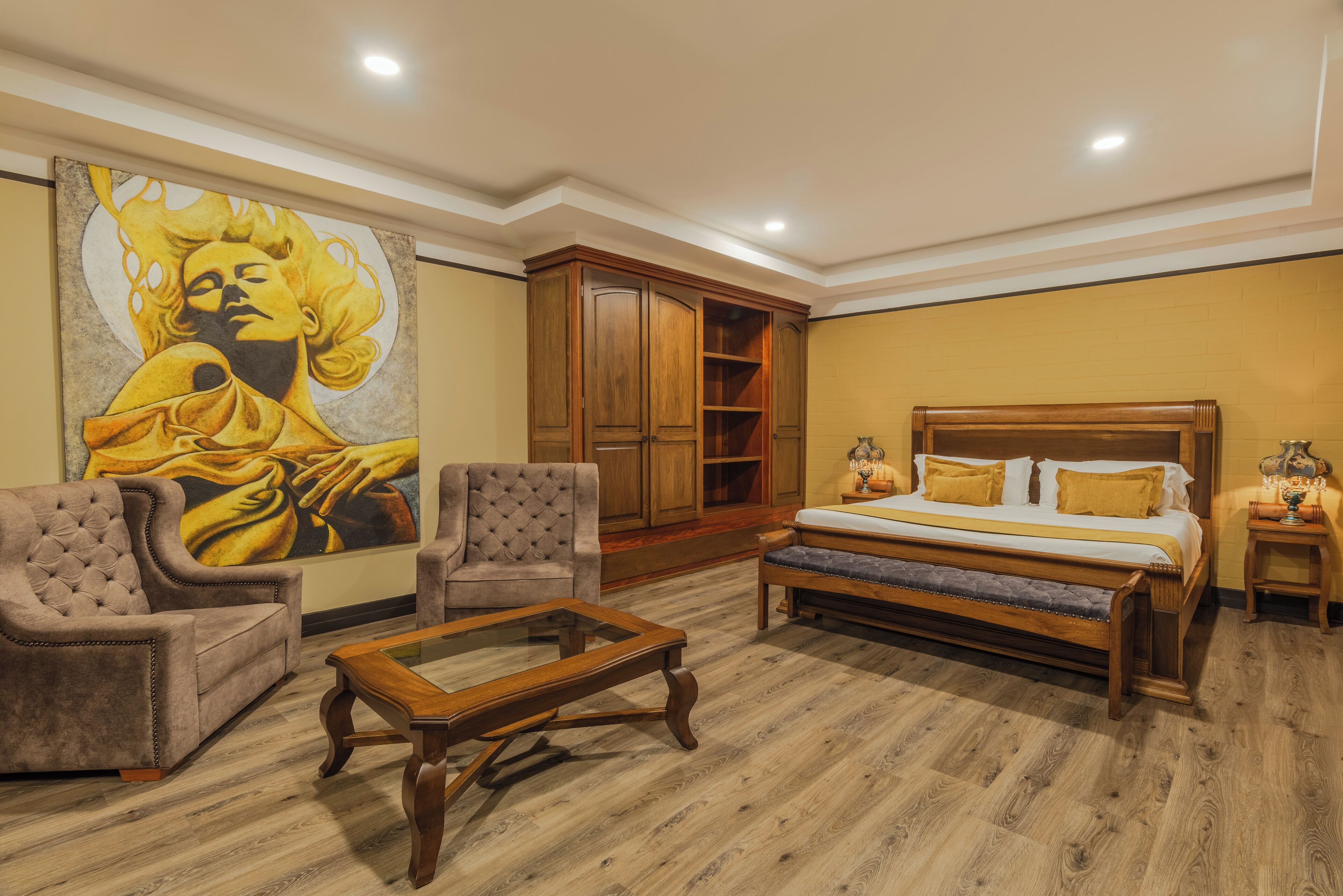 Classic Room | Egyptian cotton sheets, premium bedding, down comforters