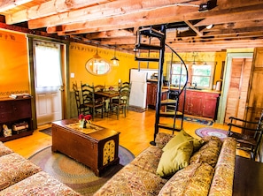 Casa de campo familiar, baño privado (Sugar Shack) | Sábanas de algodón egipcio y ropa de cama de alta calidad