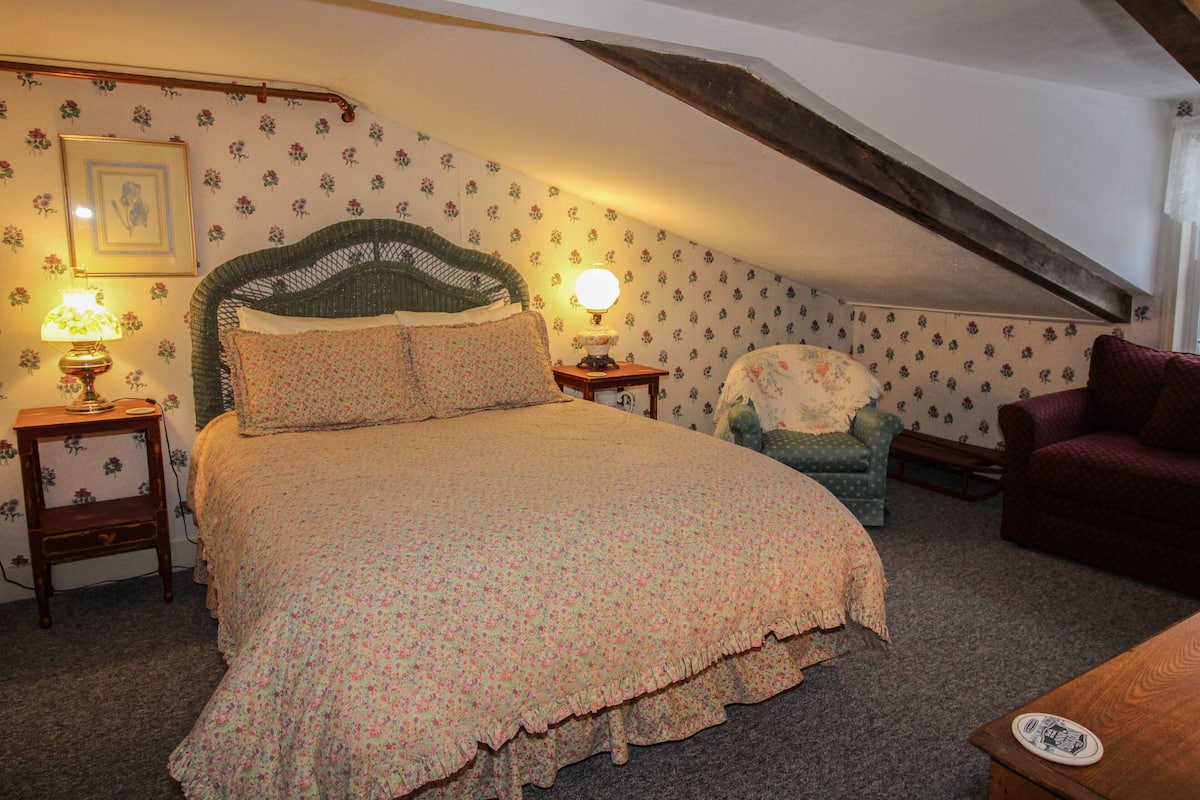 Economy Double Room, Ensuite, Garden View (Parsley)