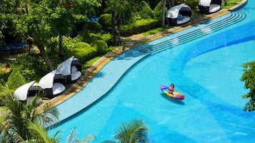 5 outdoor pools, open 8:00 AM to 9:30 PM, pool umbrellas, sun loungers