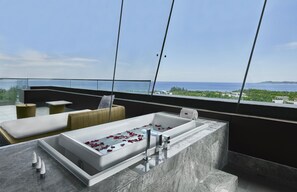 套房, 2 間臥室 | 浴室 | 獨立浴缸及淋浴設備、浸缸、雨淋花灑、免費梳洗用品