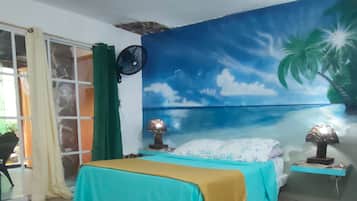 Habitación Deluxe, vistas al jardín, planta baja | Ropa de cama de alta calidad y edredones de plumas