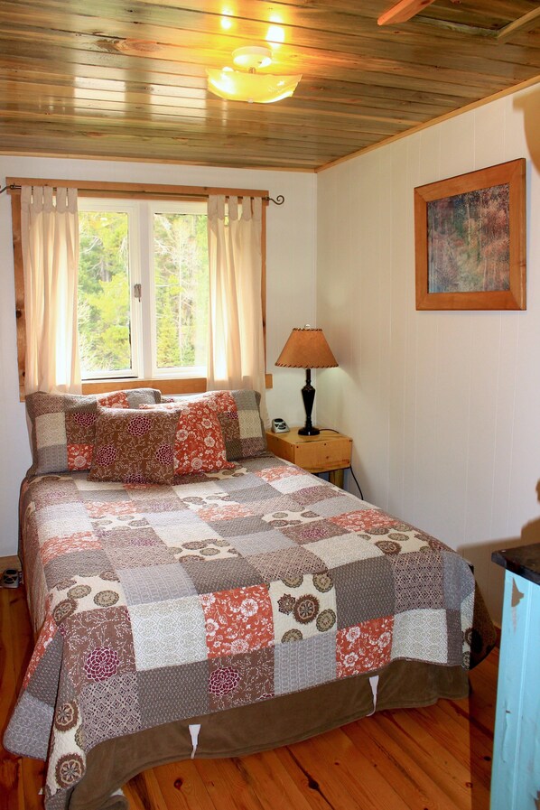 Cabin, 2 Bedrooms (Riverside) | Free WiFi