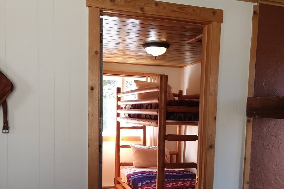 Cabin, 2 Bedrooms (Riverside) | WiFi (free)