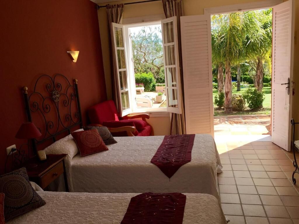 1 bedroom, individually furnished, free wifi, bed sheets