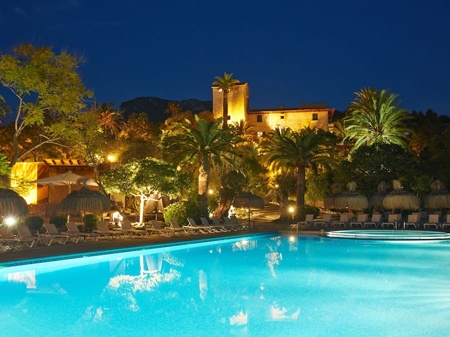 Front of property - evening/night