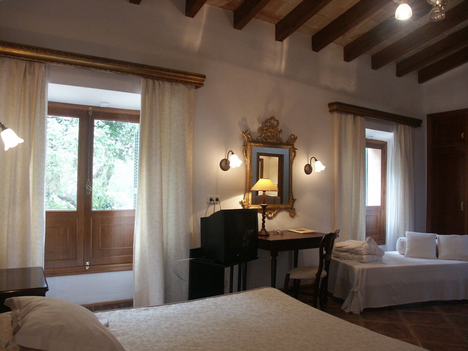 1 bedroom, minibar, in-room safe, desk