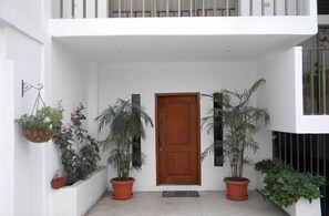 Entrada al alojamiento