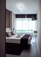 Habitación estándar doble, baño privado | Vistas del balcón