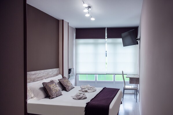 Deluxe Suite, Private Bathroom