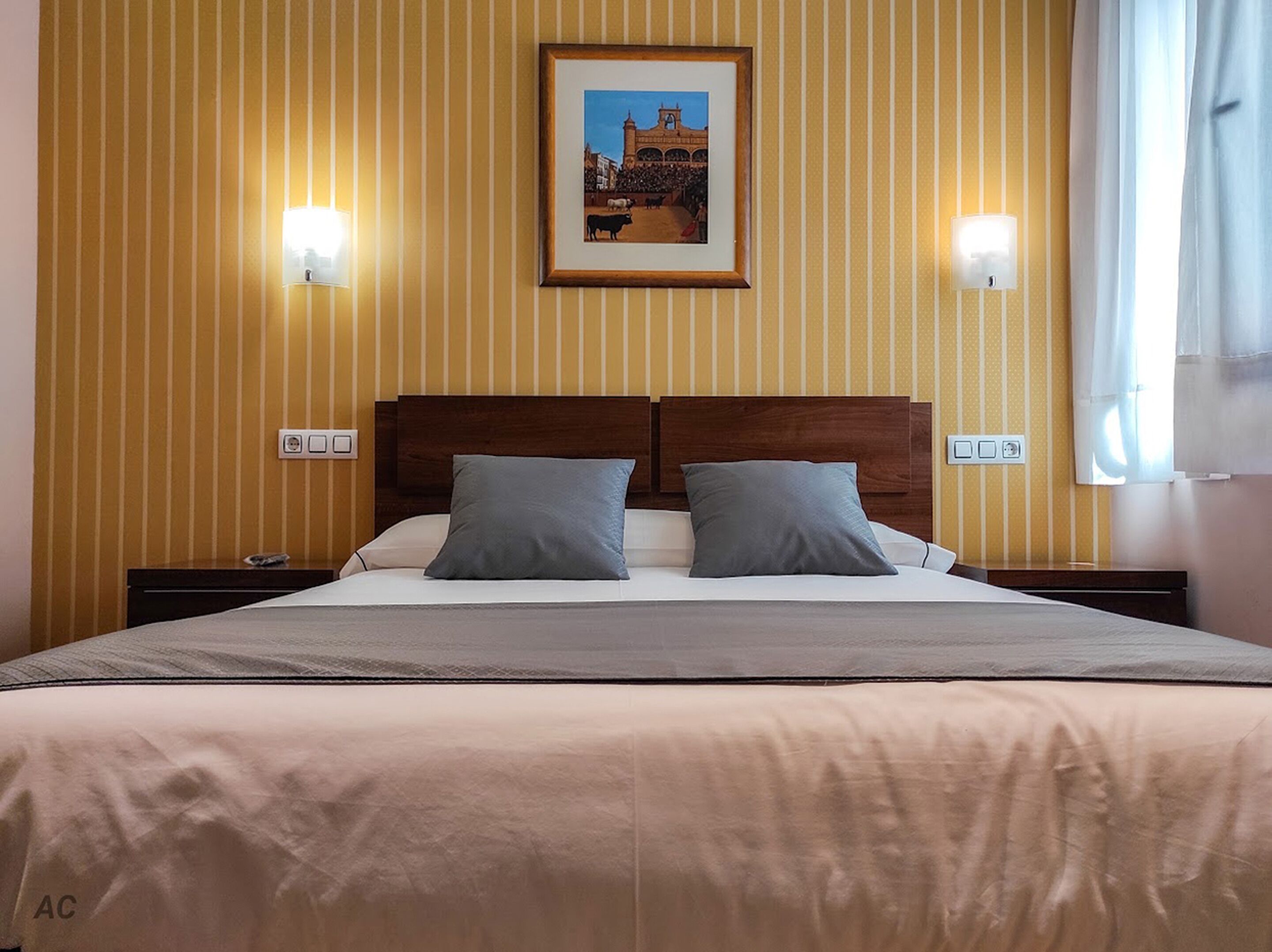 2 bedrooms, blackout curtains, iron/ironing board, free wifi