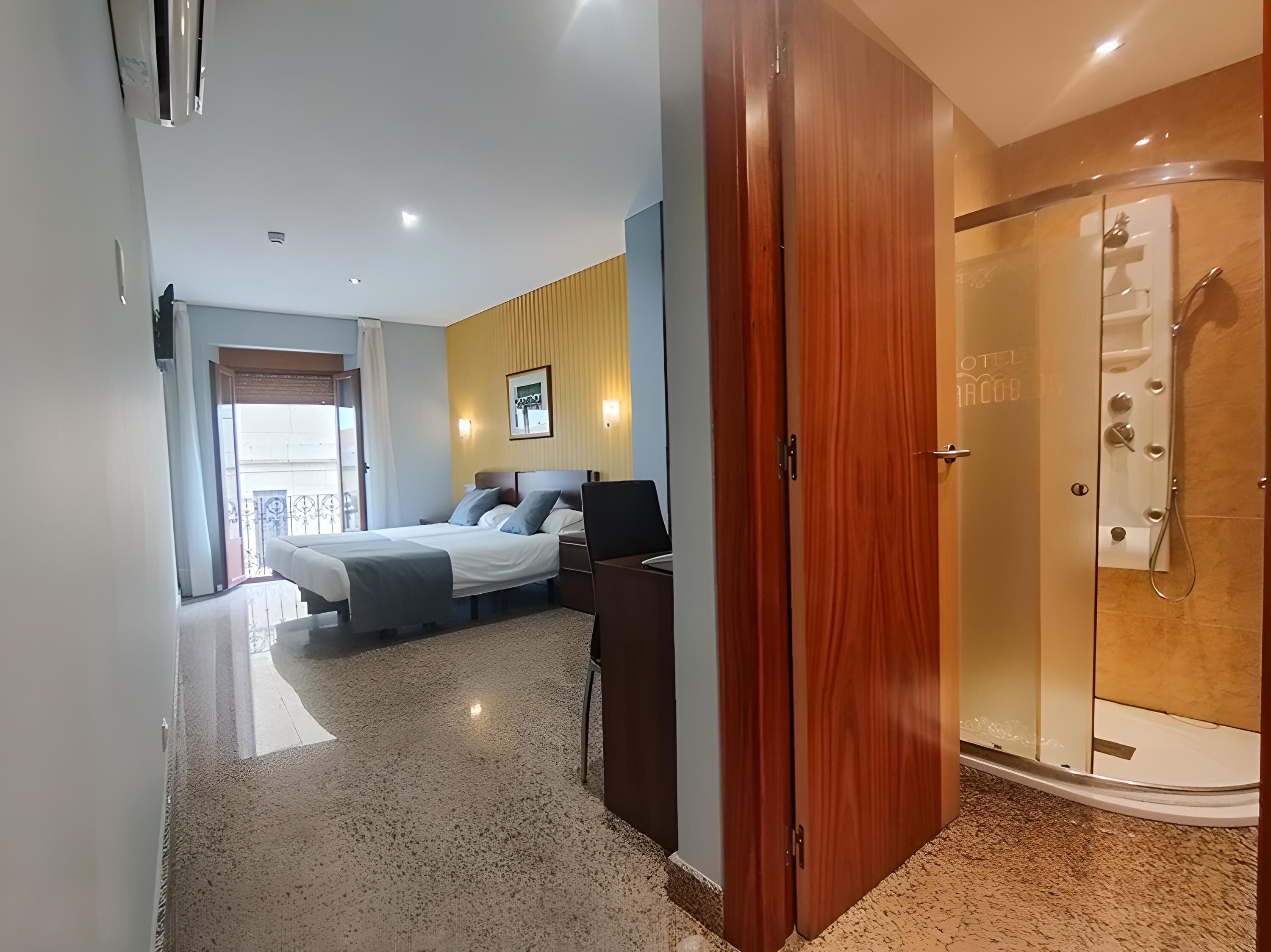 panoramic twin room | 2 bedrooms, blackout curtains, iron/ironing board, free wifi