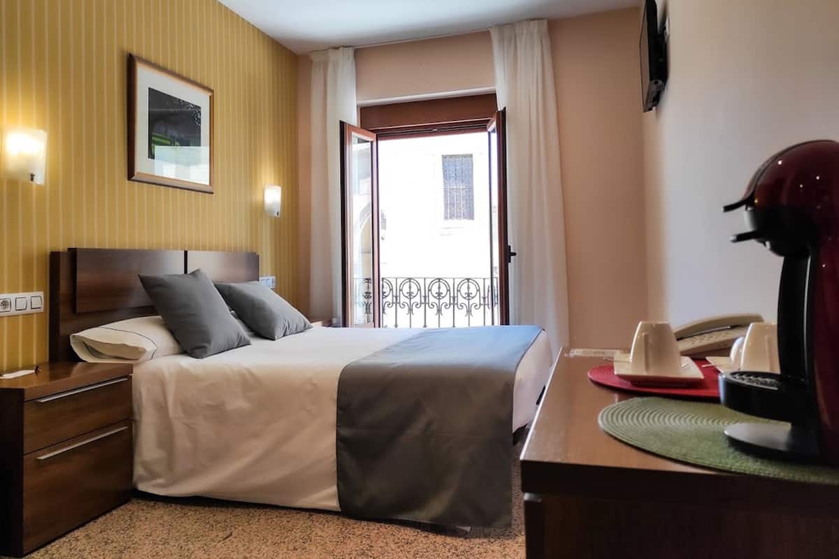 Panoramic Double Room | 2 bedrooms, blackout drapes, iron/ironing board, free WiFi