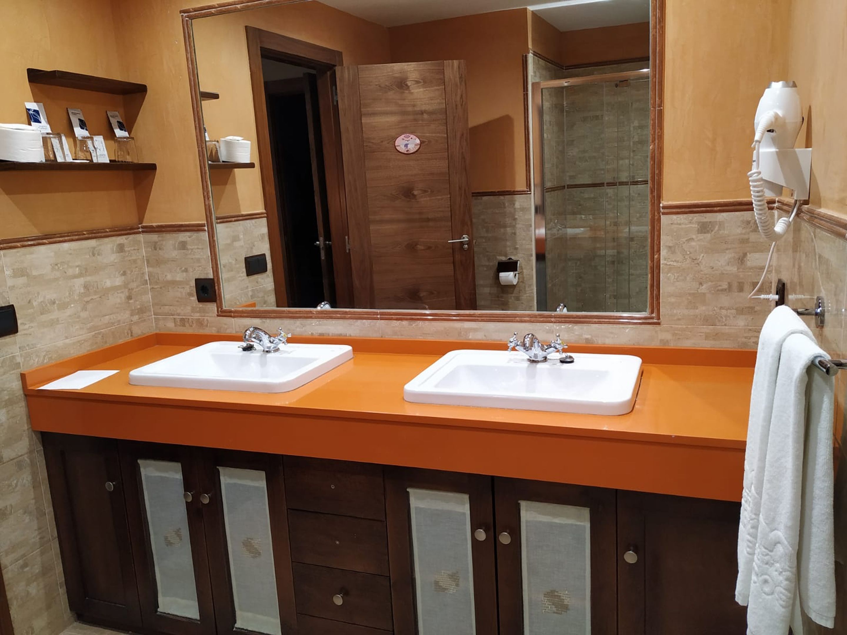 comfort room | bathroom sink