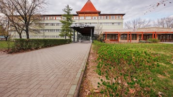 المنشأة من الخارج