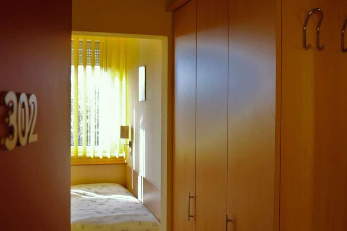 single room | living area | tv