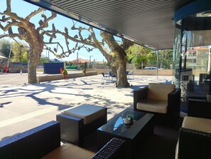 Terrace/patio - Hotel Miramar (Nigran)