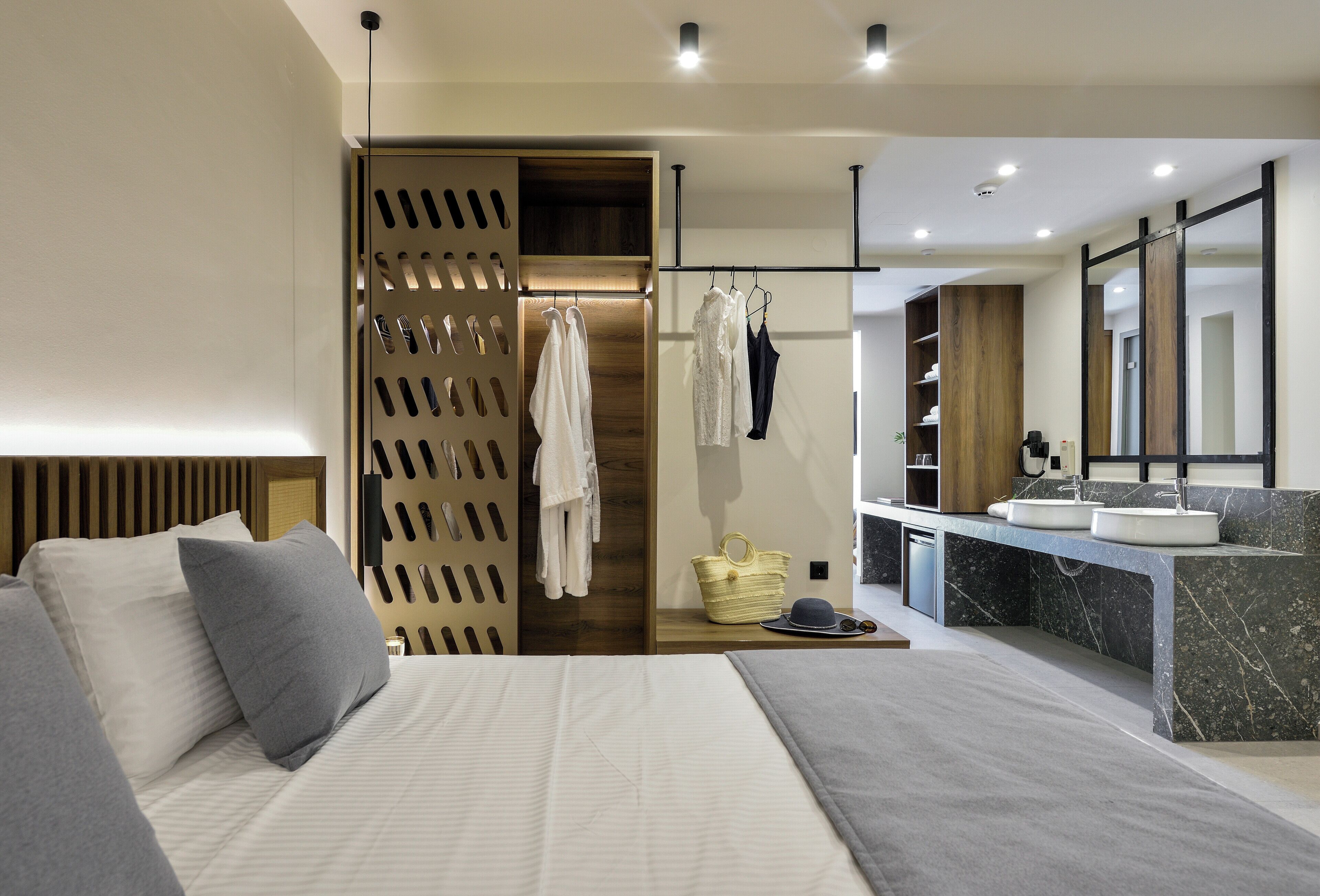 Deluxe Family Private Pool | Cofres nos quartos, cortinas blackout, quartos à prova de som