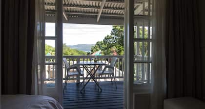 South Villa Guesthouse & Garden