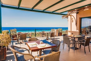 Daily buffet breakfast (EUR 12 per person)