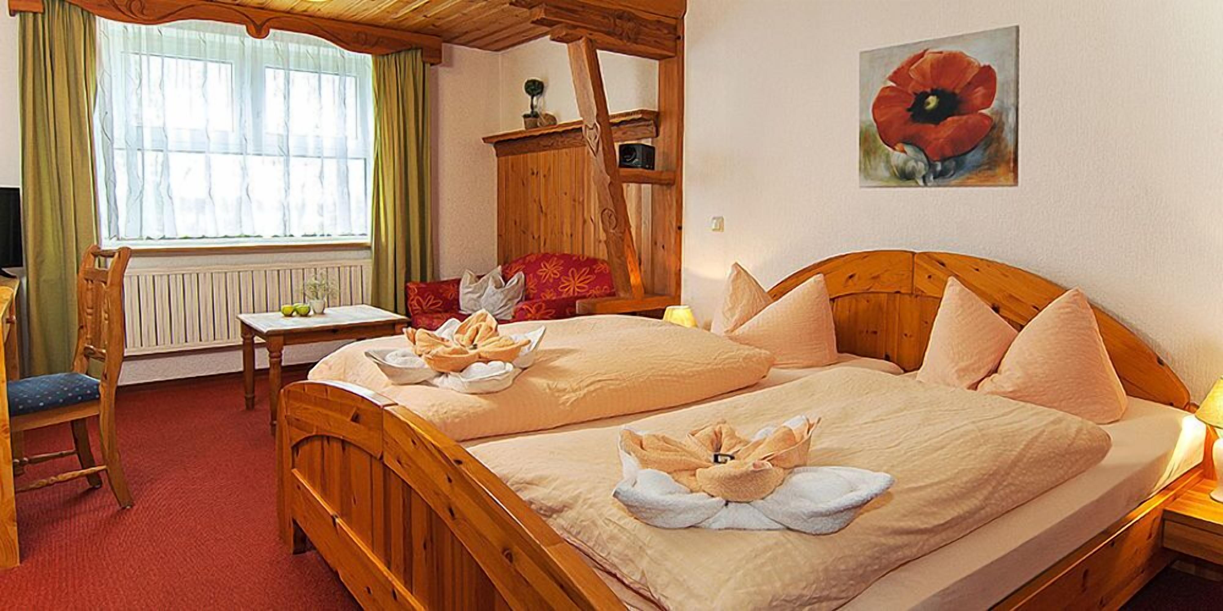 2 bedrooms, hypo-allergenic bedding, individually furnished, desk