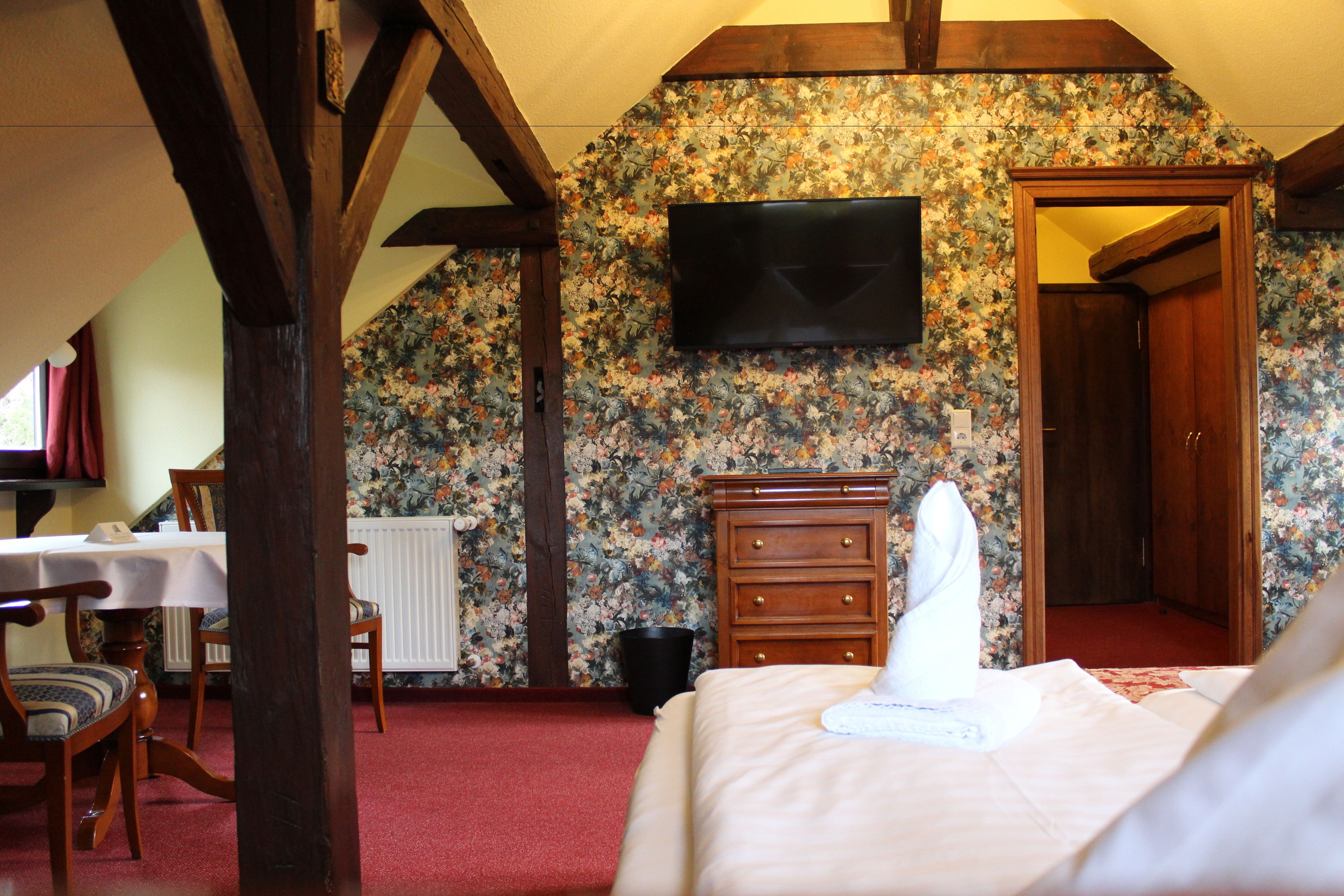 double room | minibar, desk, cots/infant beds, rollaway beds