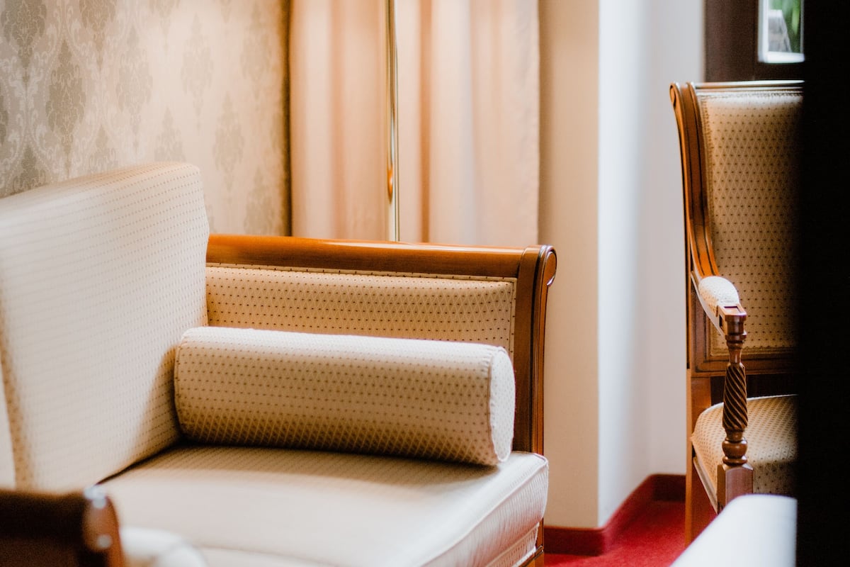 double room | living area | flat-screen tv