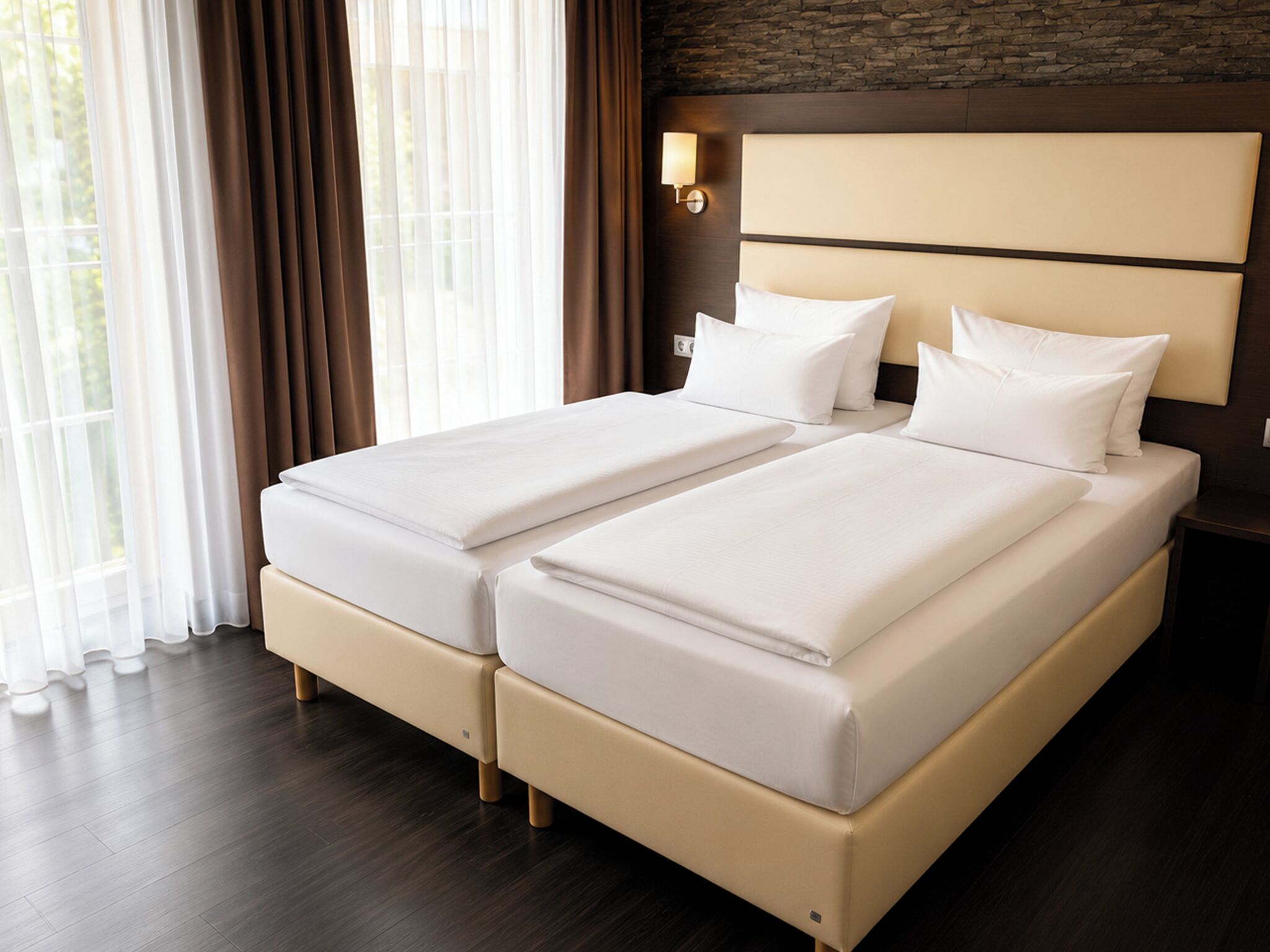 Habitación Confort doble | Ropa de cama de alta calidad y minibar con artículos gratuitos
